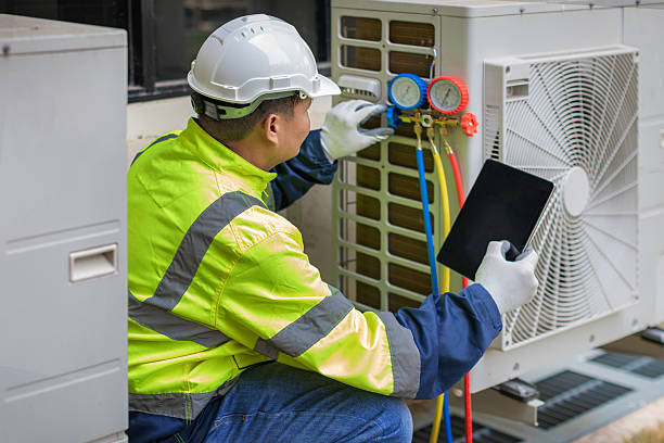 Professional Hvac technician working in Lakeview, CA